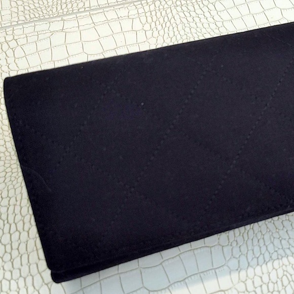 Brand New CHANEL Quilted Eyeglasses Sunglasses Case with Gold CC/CC Cloth/CC Box - Picture 7 of 12